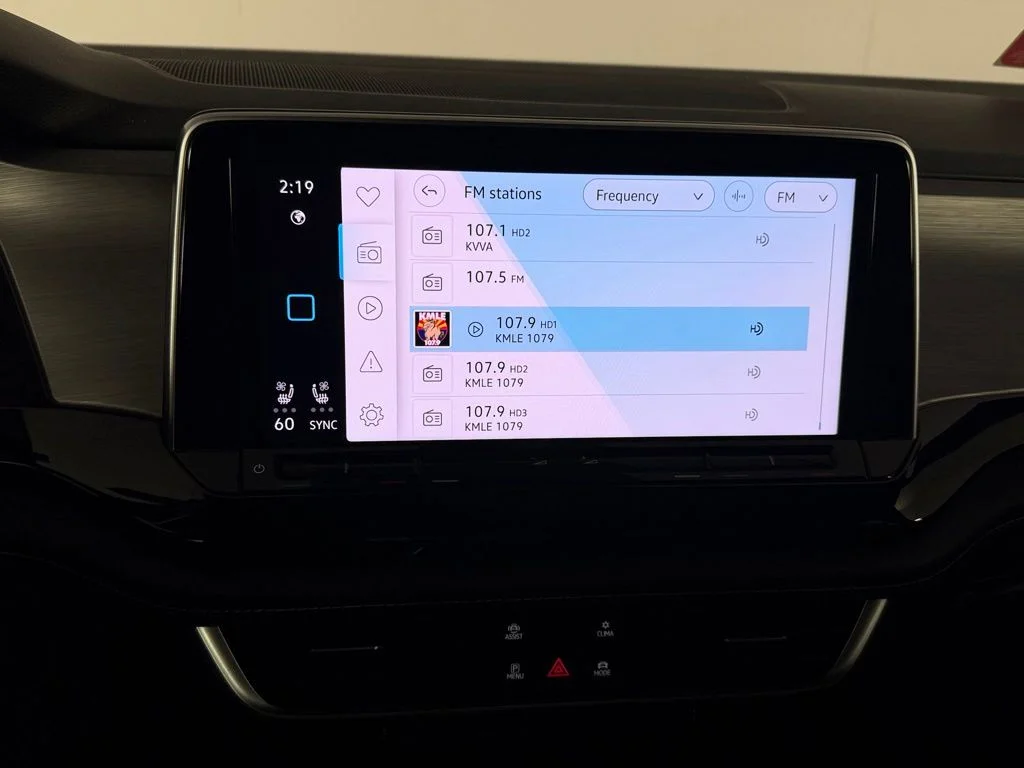 Certified Used 2025 Black Volkswagen 2.0T SE w/Technology image 22