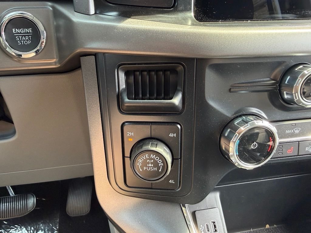 New 2026 Oxford White Ford XLT image 27
