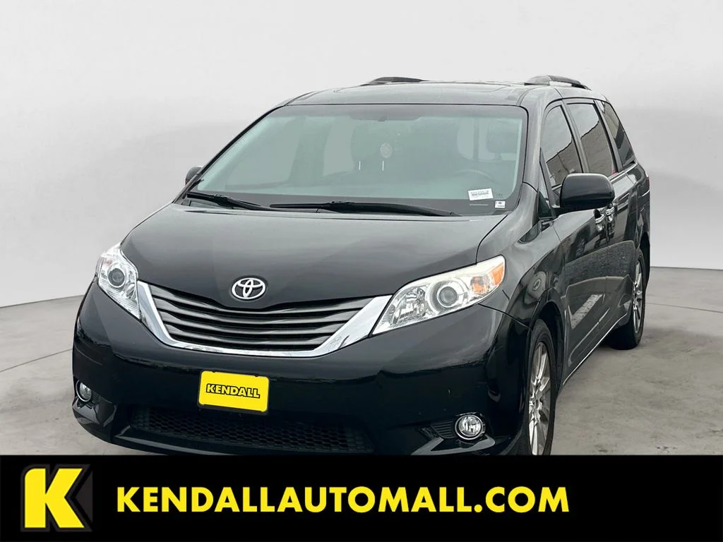 2015 Toyota Sienna XLE V6 AWD 7-Passenger's photo