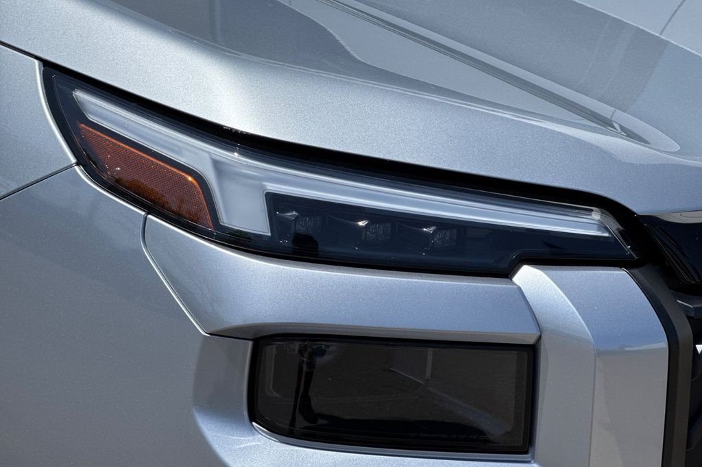 New 2026 ICE SILVER METALLIC Subaru Touring XT image 34