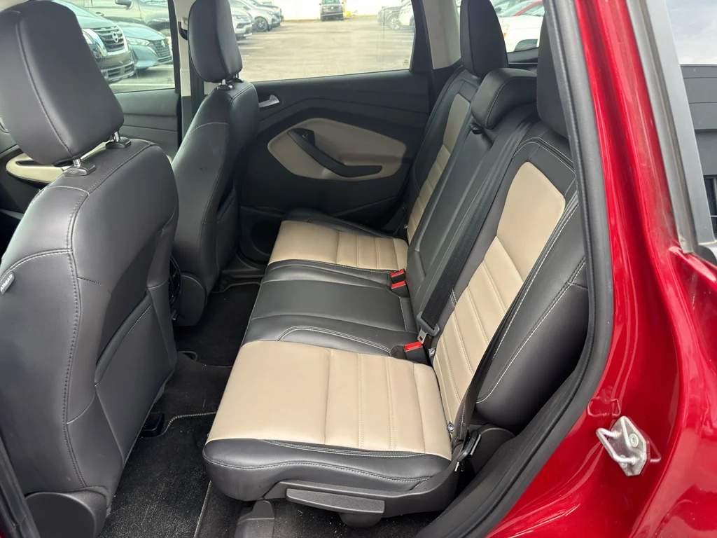 Used 2019 RED Ford SEL image 11