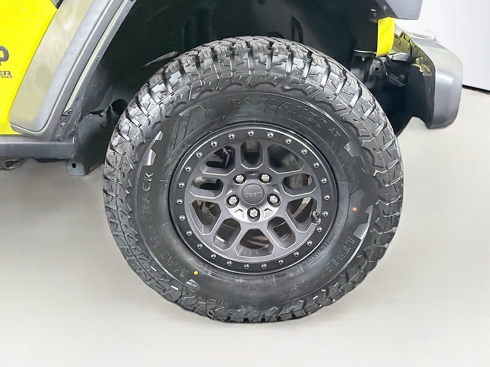 Used 2022  Jeep Unlimited High Tide image 36
