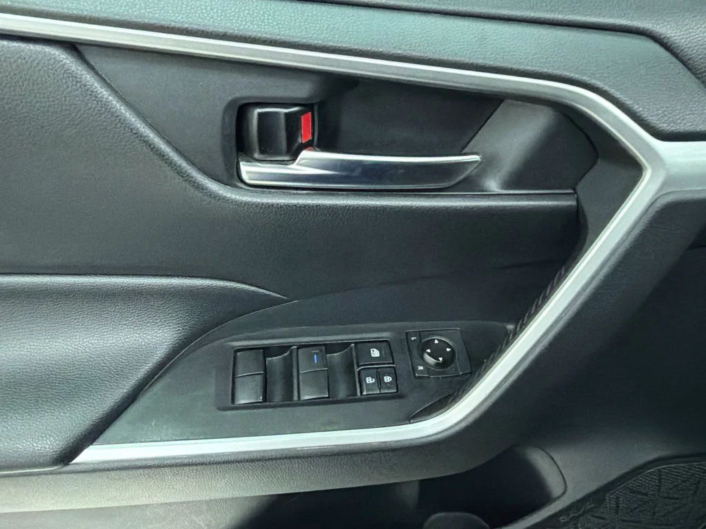 Used 2021 Gray Toyota XLE image 21