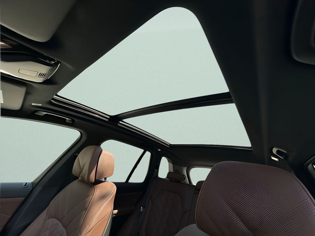 New 2026 Black Sapphire Metallic BMW xDrive50e image 20