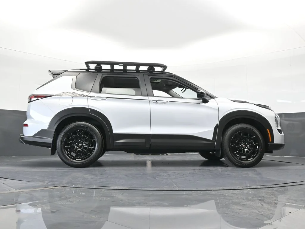 New 2026 White / Black Mitsubishi Trail Edition image 72