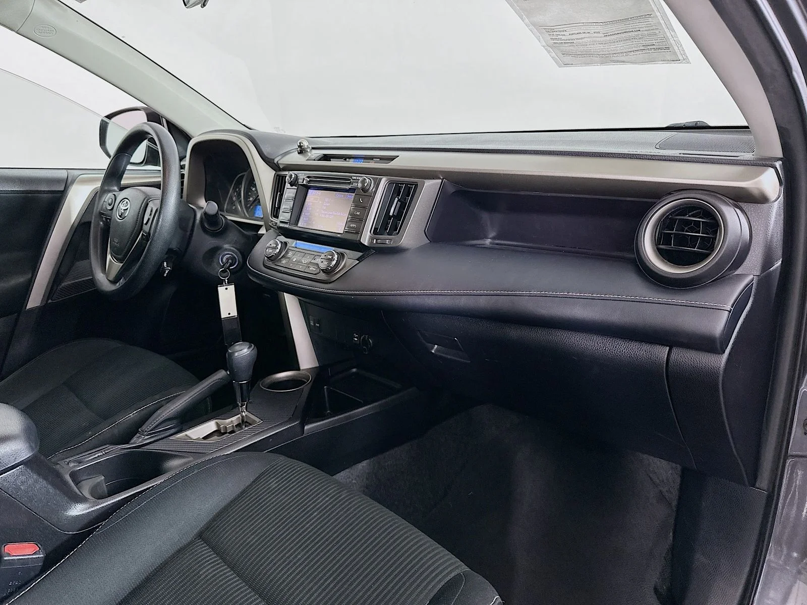 Used 2013 Gray Toyota XLE image 27