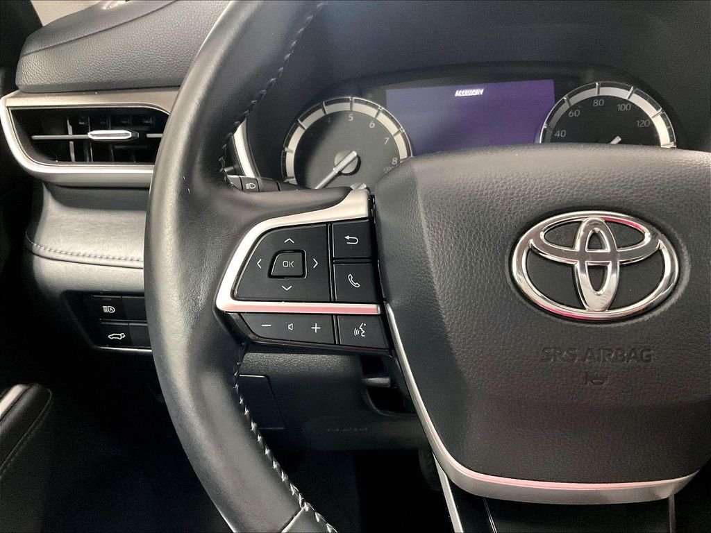 Used 2022 Red Toyota XLE image 23