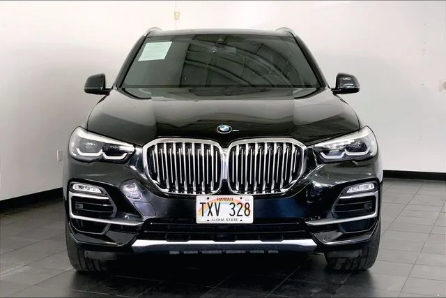 Used 2019 Black BMW xDrive40i image 3