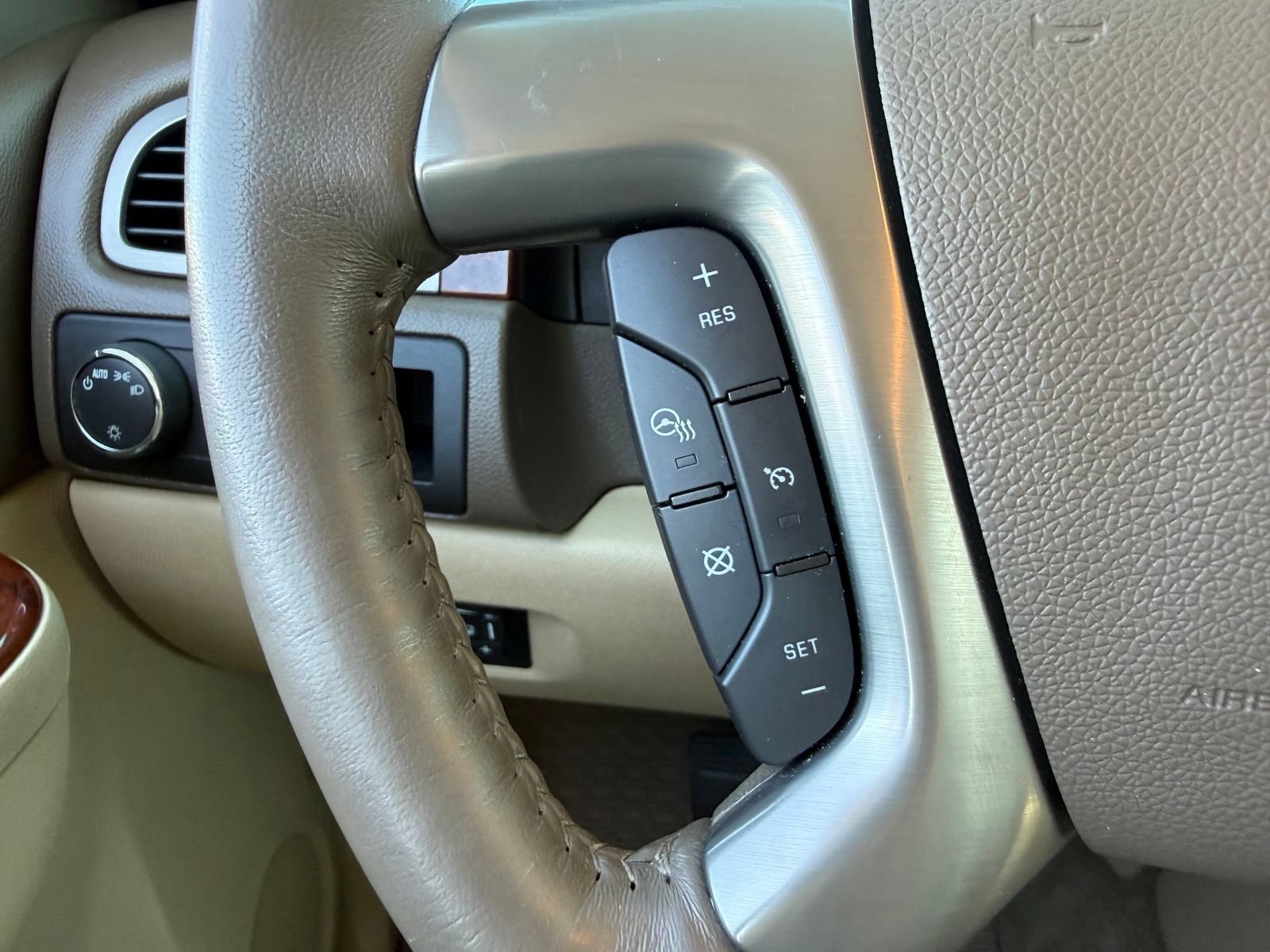 2012 Chevrolet Avalanche LTZ - Photo 18