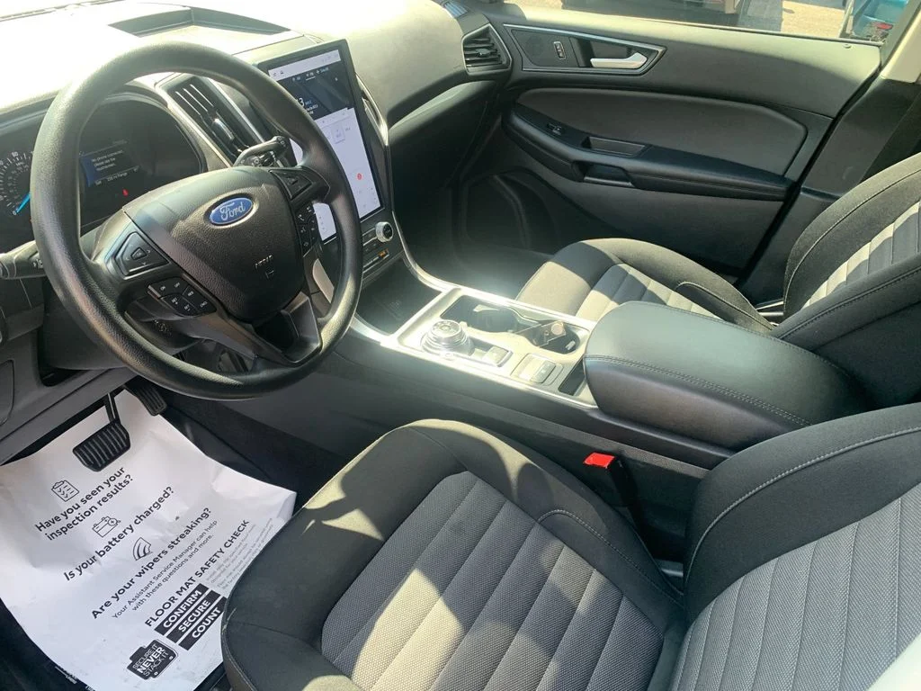 Used 2023 Black Ford SE image 11