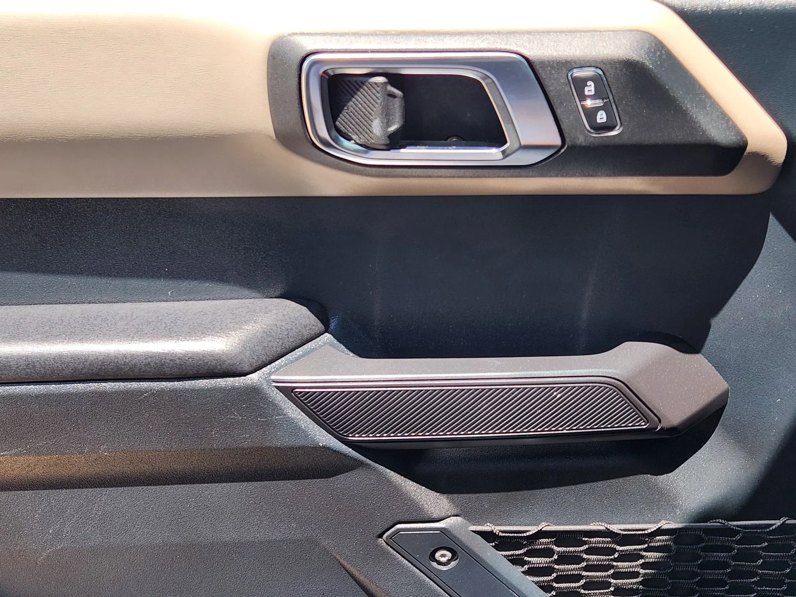 Used 2024 Gray Ford Wildtrak image 23