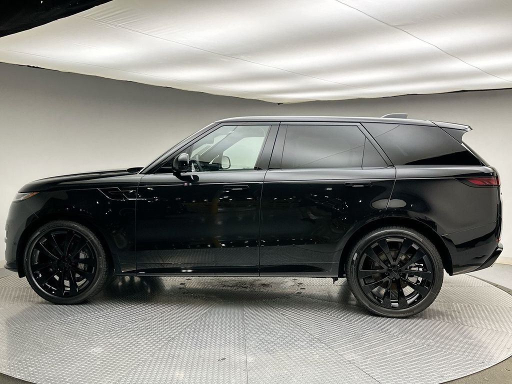 New 2027 Santorini Black Land Rover Dynamic SE image 2