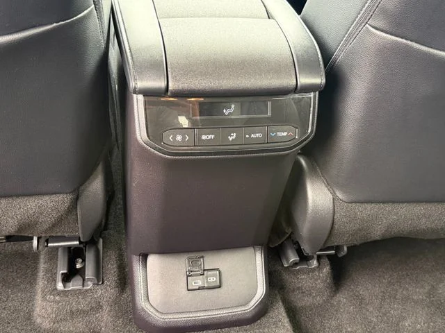 Certified Used 2026  Toyota XLE image 28