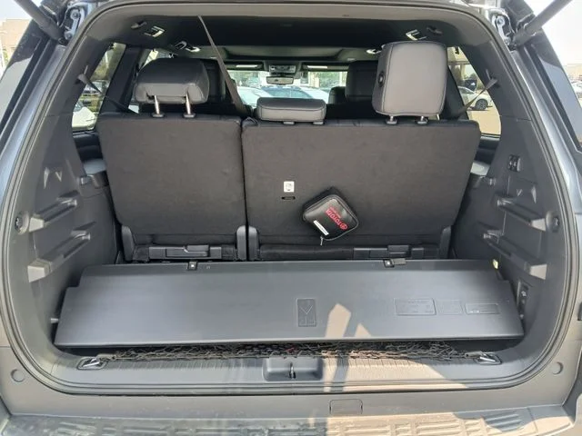 New 2026 Magnetic Gray Metallic Toyota Platinum image 26