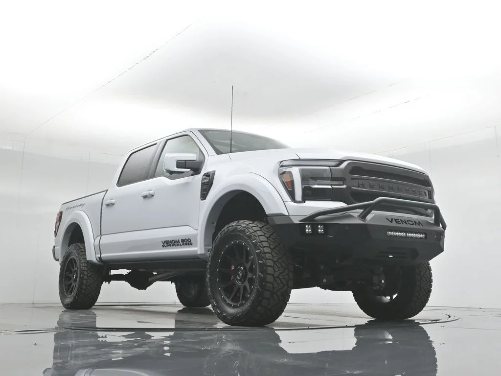 New 2025 Space White Metallic Ford Lariat image 49