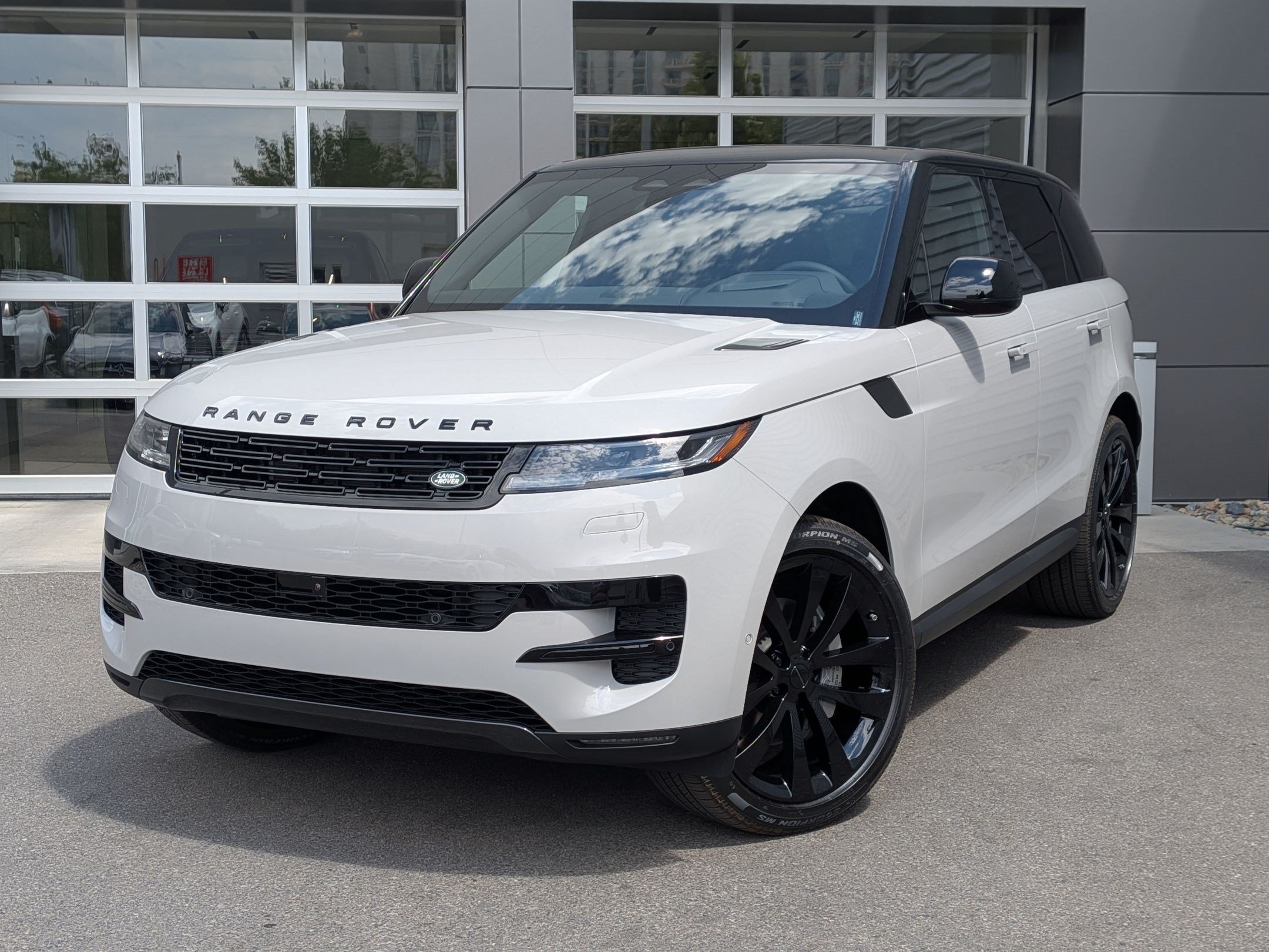 New 2026 Borasco Grey Land Rover P360 SE image 1