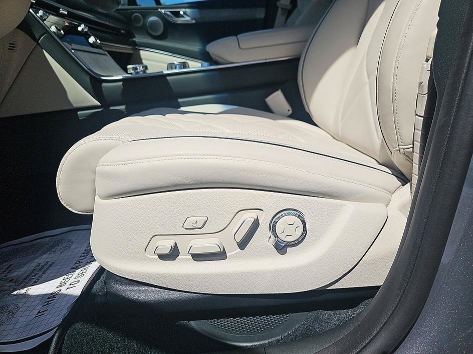 Used 2025 Savile Silver Genesis 3.5T Prestige image 15