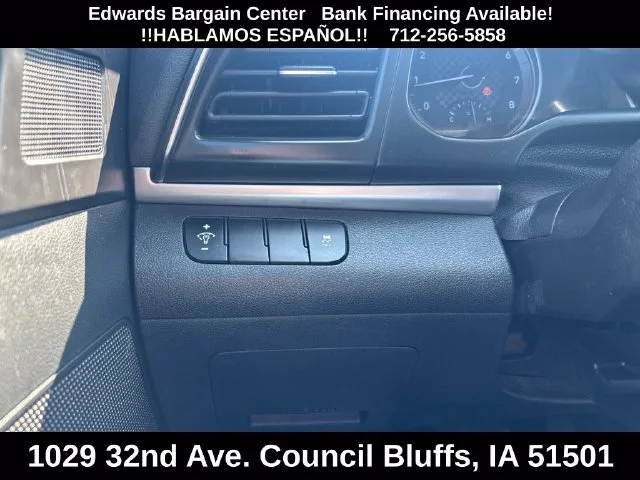 Used 2019 Gray Hyundai SE image 21