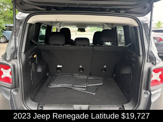 Used 2023 Graphite Gray Jeep Latitude image 27