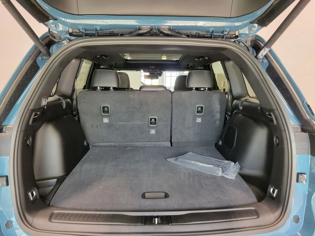 New 2026 Steel Blue Exterior Paint Jeep Limited Reserve image 8