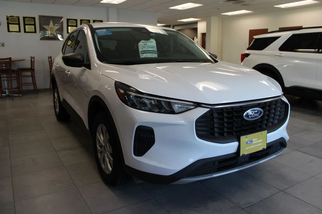 Certified Used 2024 Oxford White Ford Active image 3