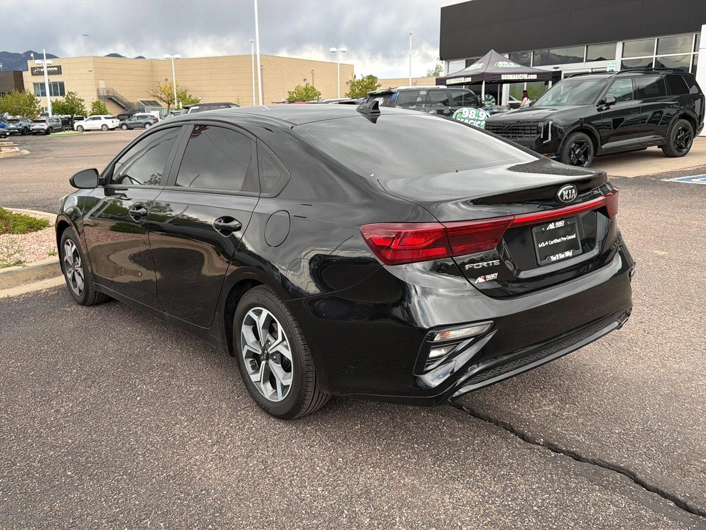 Used 2021 Aurora Black Kia LXS image 7