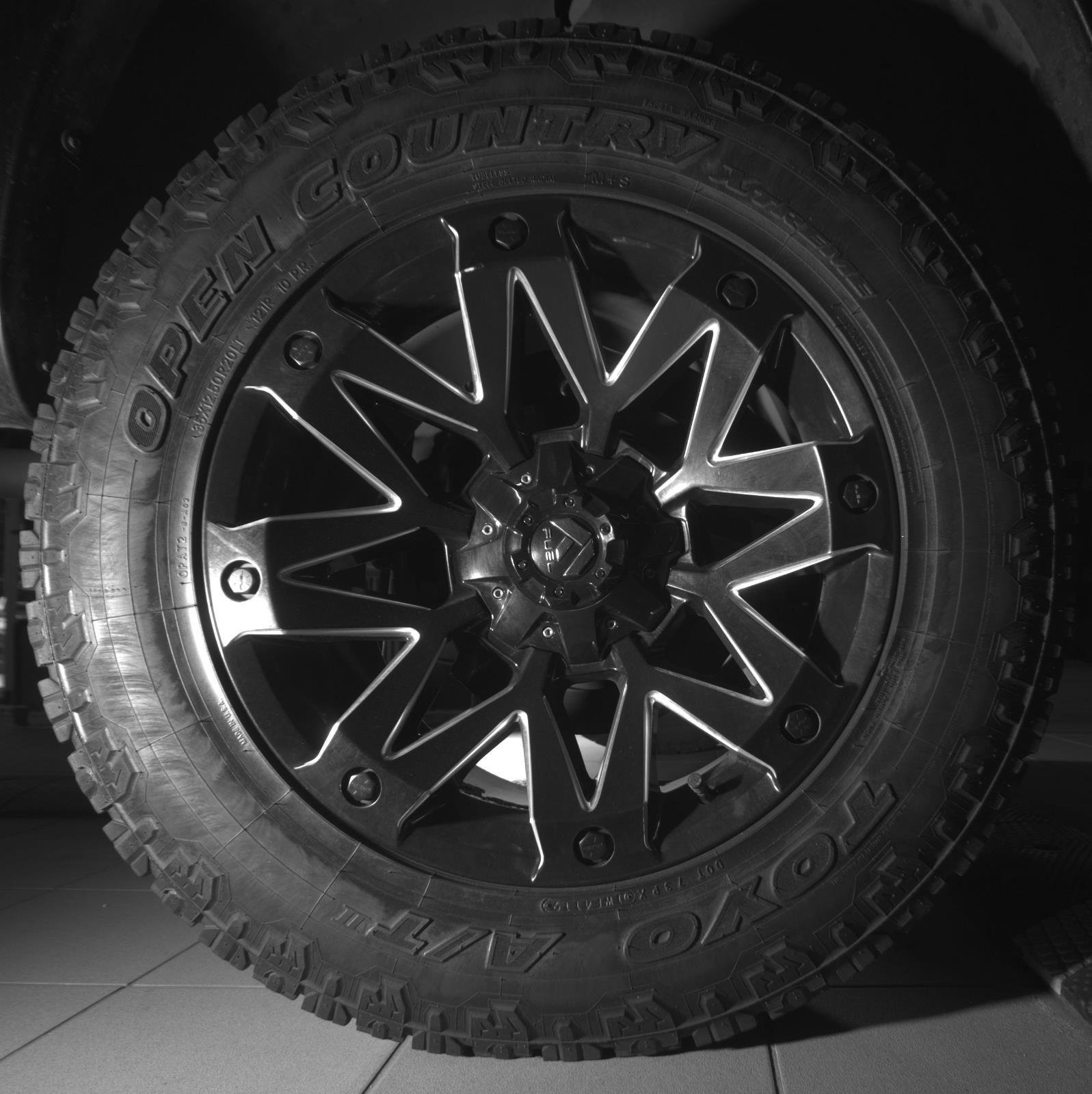 Used 2017 Brilliant Black Crystal Pearlcoat Ram Laramie image 12