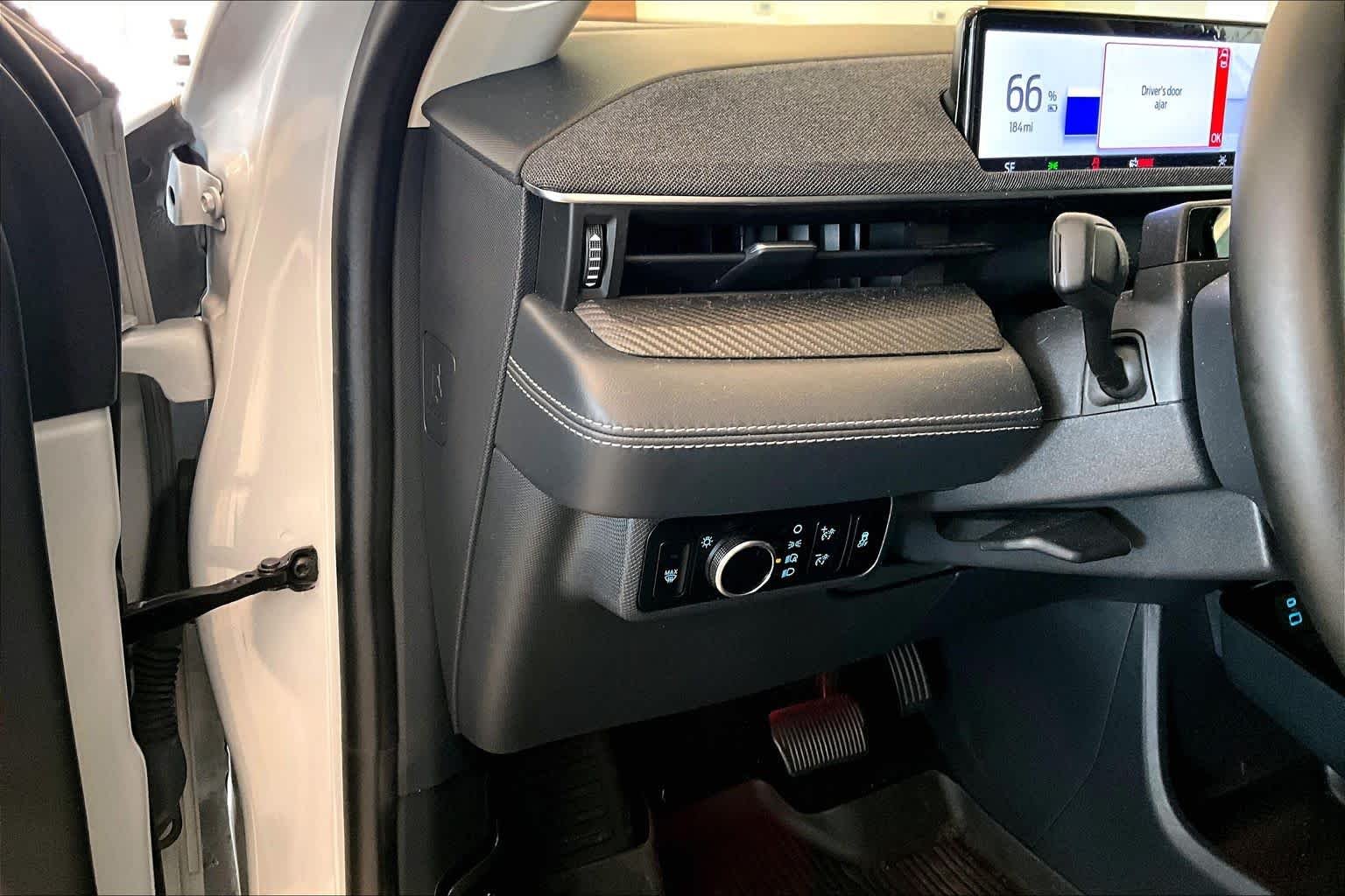 Used 2023 Space White Metallic Ford Premium image 30