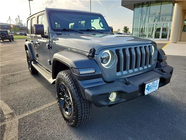 Used 2020 Gray Jeep Sport S 4x4 image 6