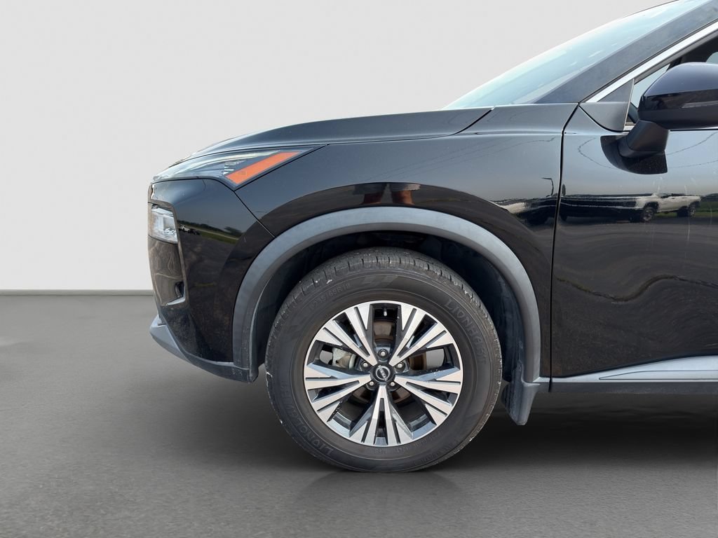 Used 2022 Black Nissan SV FWD image 28