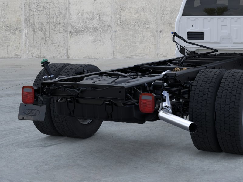 New 2026 Oxford White Ford F-550® XL image 21