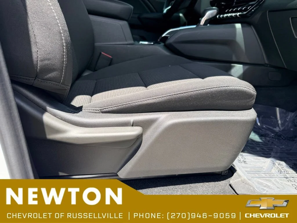 Used 2024 Summit White GMC Elevation image 17
