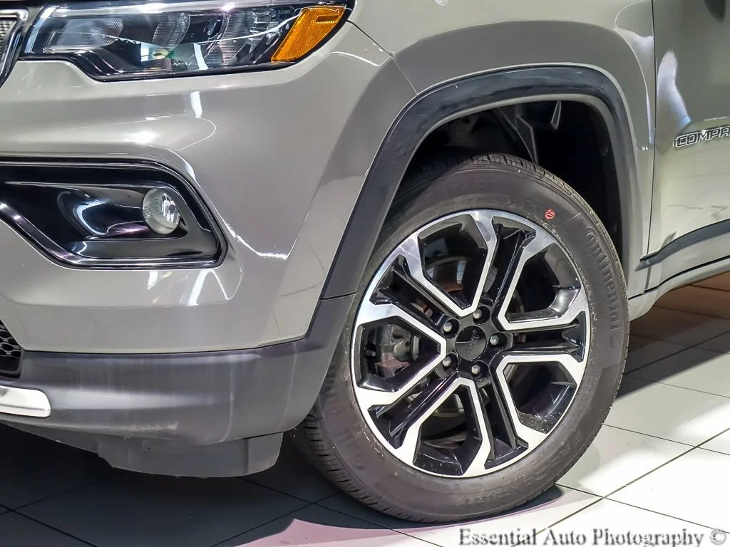 Used 2022 Gray Jeep Limited image 5