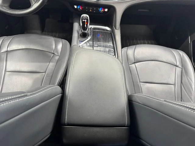 Used 2021 White Frost Tricoat Buick Essence image 40