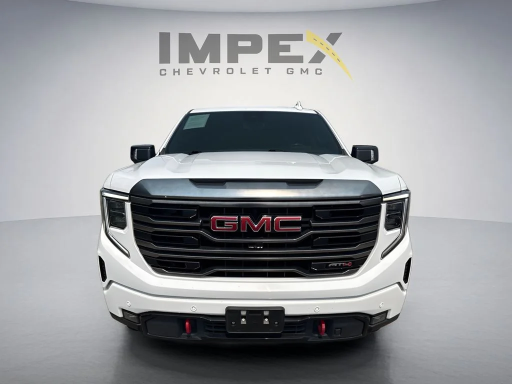 Used 2022 White GMC AT4 image 8