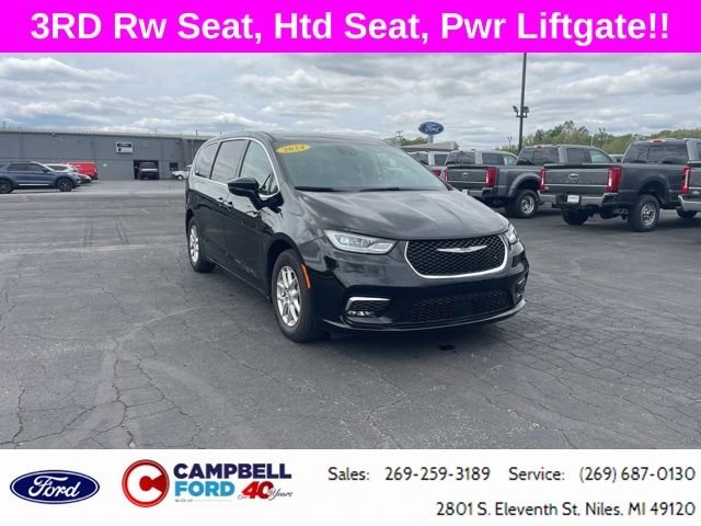 2024 Chrysler Pacifica Touring L's photo