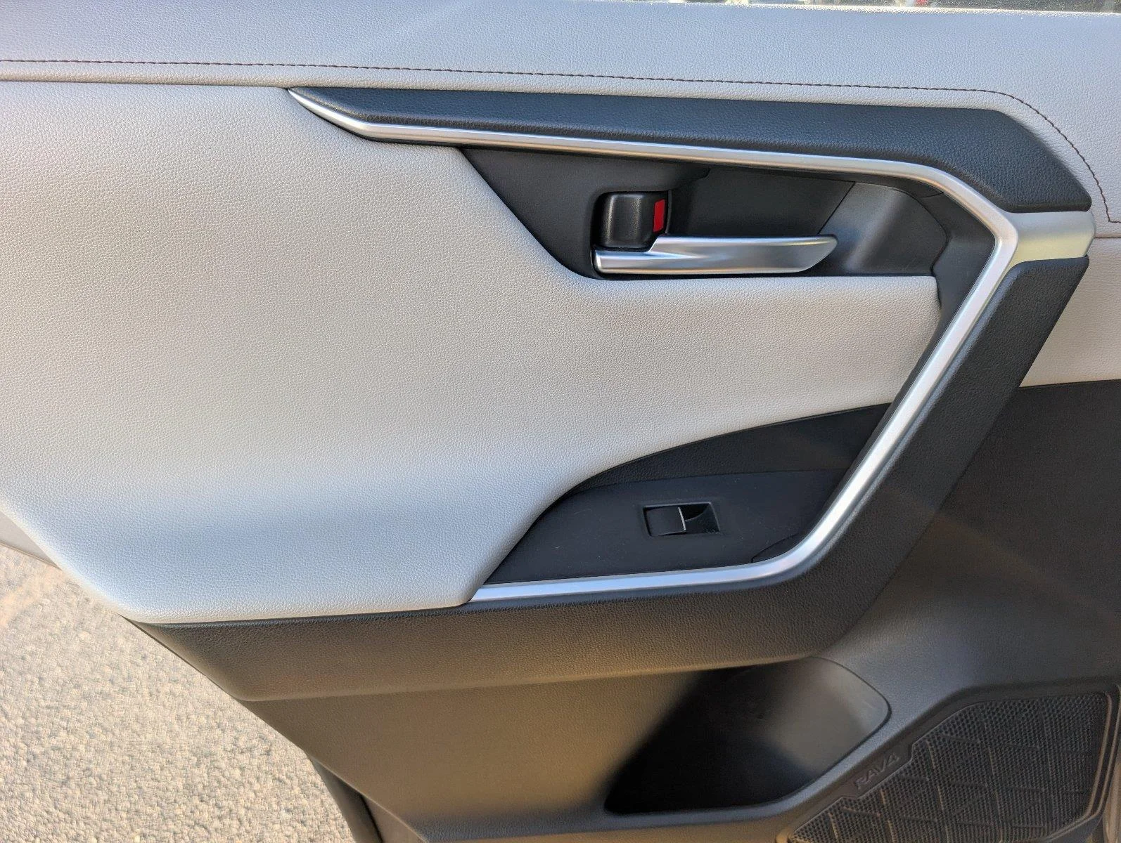 Used 2020 Silver Sky Metallic Toyota Limited image 36