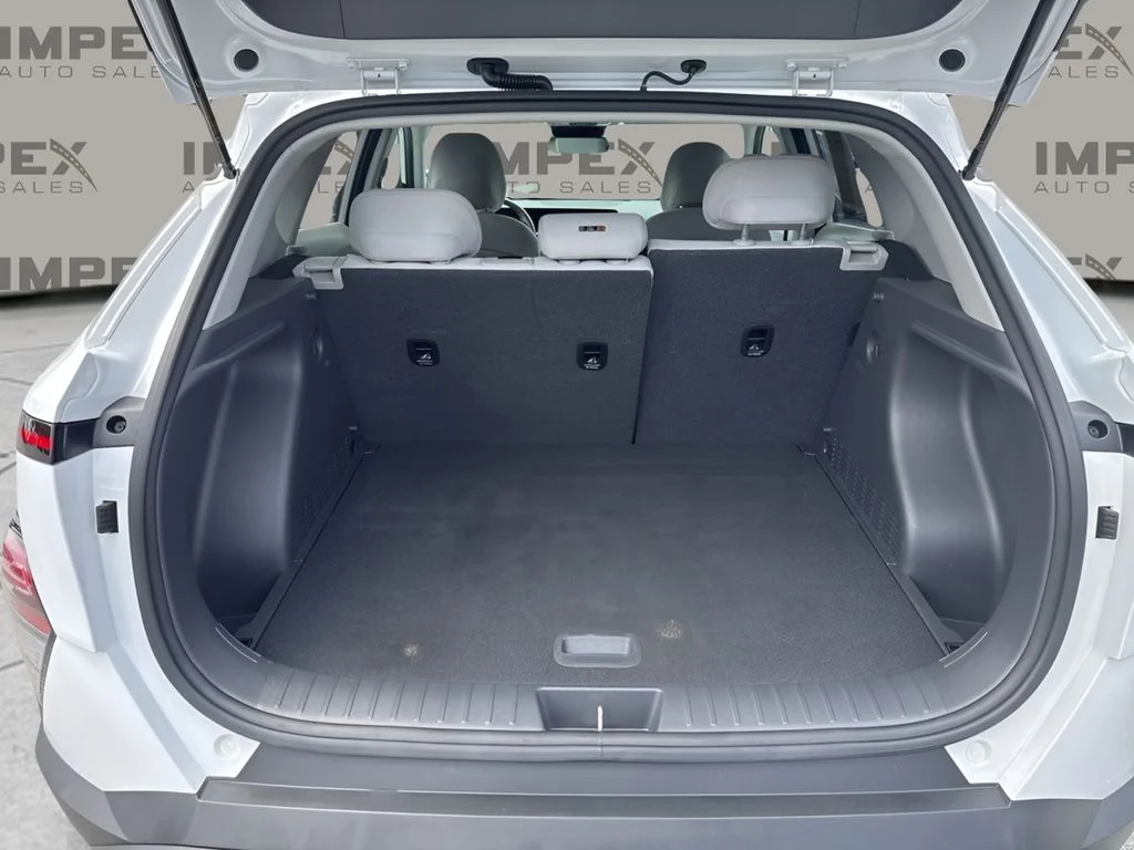 Used 2024 White Hyundai SEL image 26