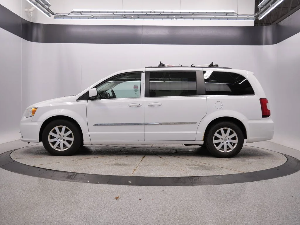 Used 2014 Chrysler Town & Country Touring with VIN 2C4RC1BG7ER447985 for sale in Coon Rapids, Minnesota