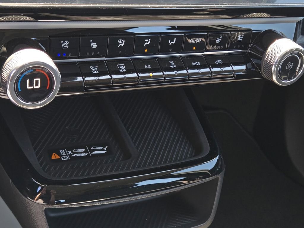 2027 Chevrolet Bolt RS - Photo 13