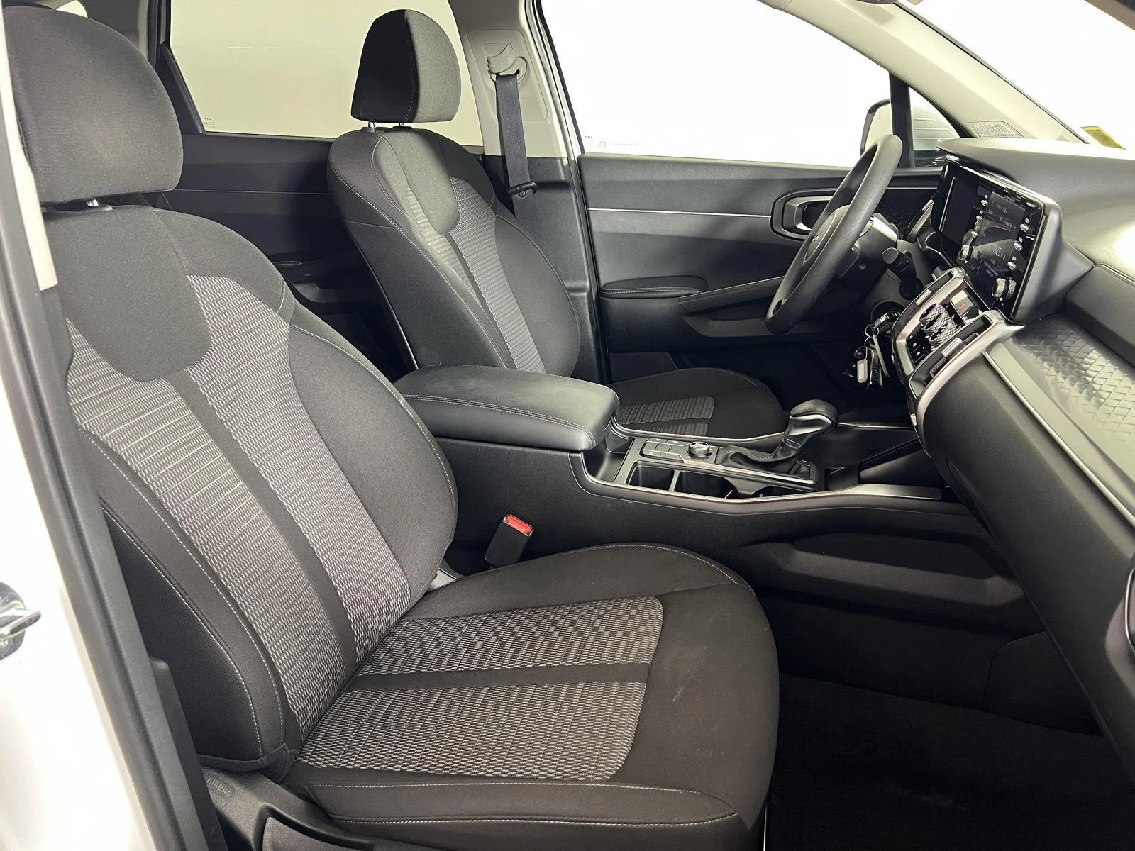 Used 2023 Glacial White Pearl Kia LX image 23