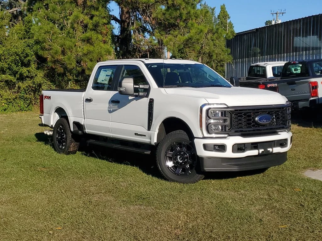 New 2026 Oxford White Ford F-250® XL image 32