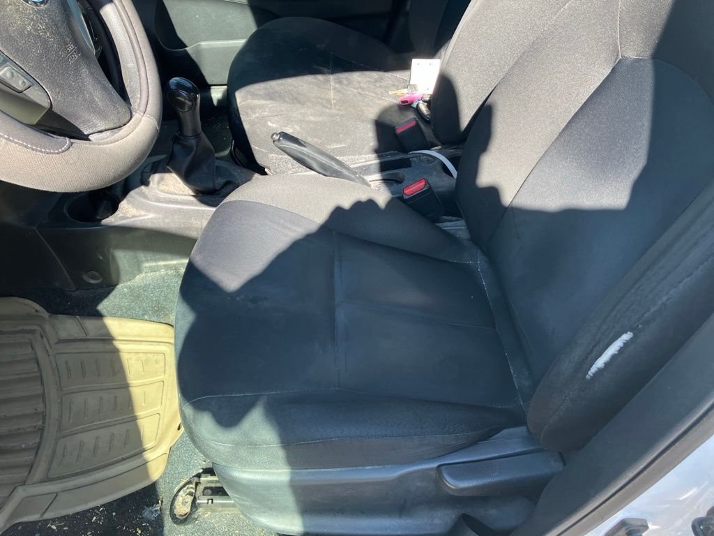 Used 2018 White Nissan 1.6 S image 10