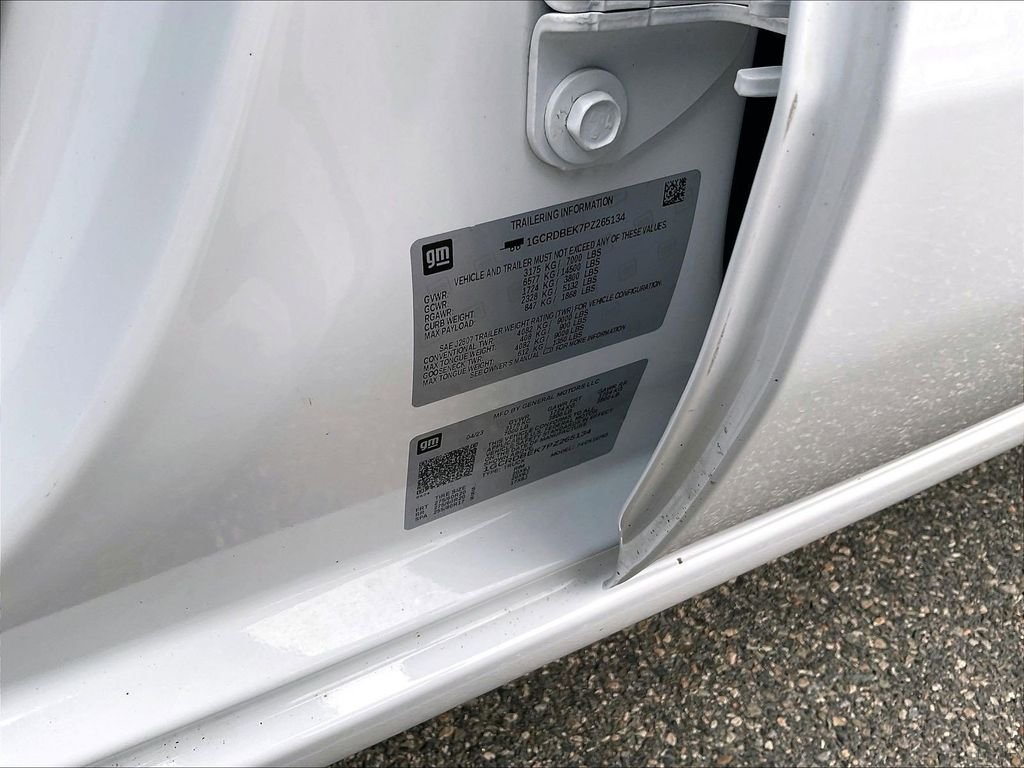 Used 2023 White Chevrolet Custom image 34