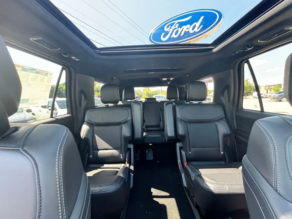 New 2026 White Ford Platinum image 12