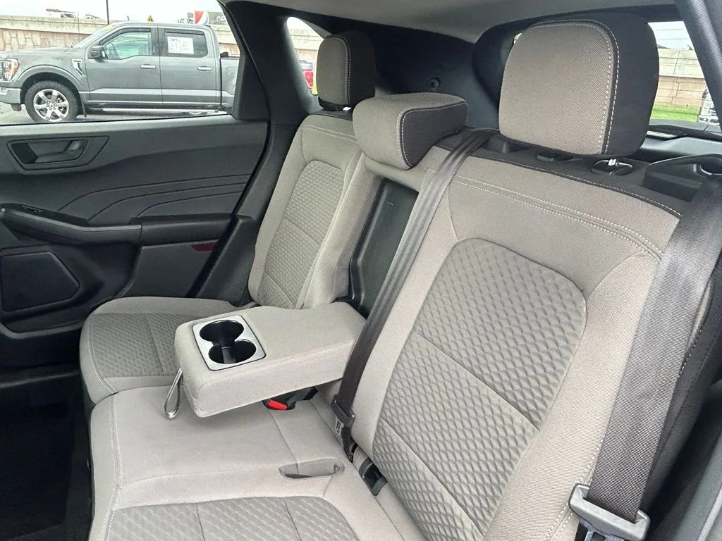 Used 2022 Black Metallic Ford SE image 20