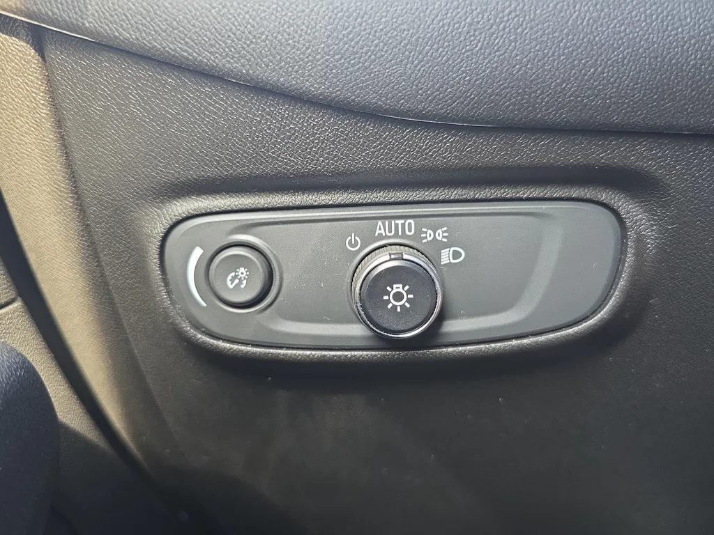 Used 2022 Gray Chevrolet LT image 14
