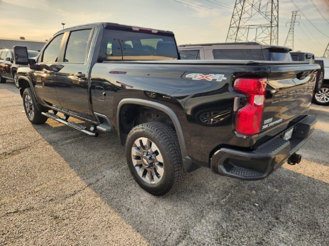 Used 2022 BLACK Chevrolet Custom image 3
