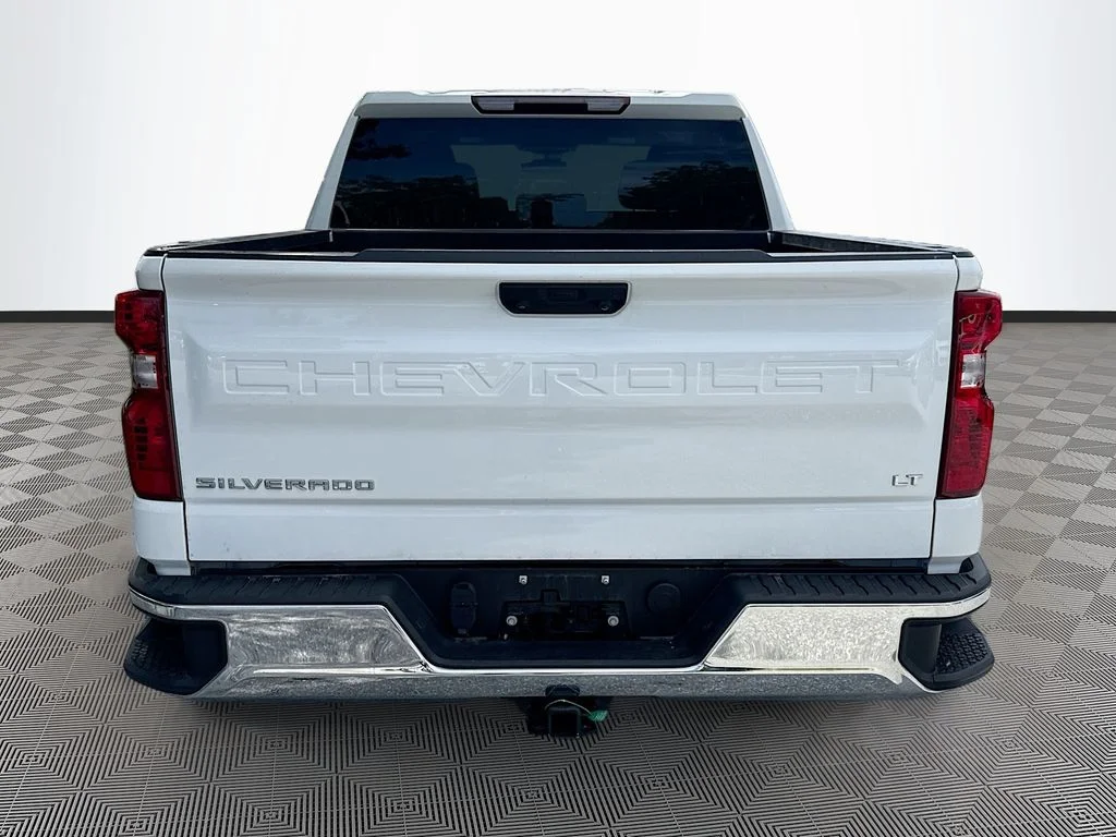 Used 2025 White Chevrolet LT image 7