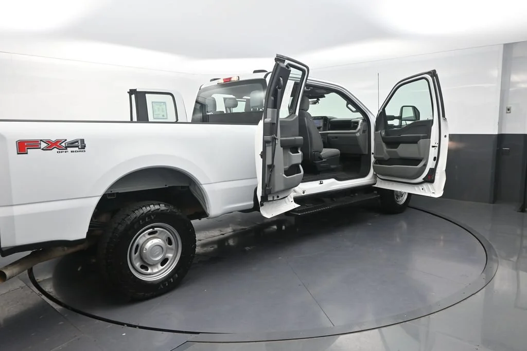 Used 2023 White Ford XL image 35